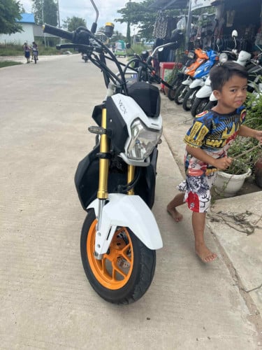 Zoomer ឆ្នាំ2017 តំលៃ750$ចចារ