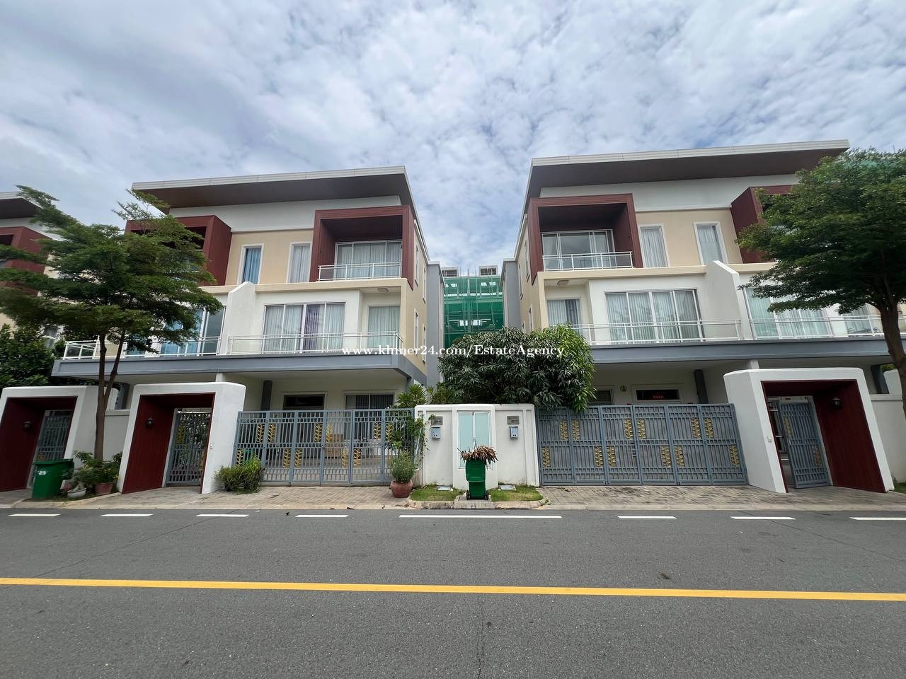 Twin for rent at orkide 6A (NK)