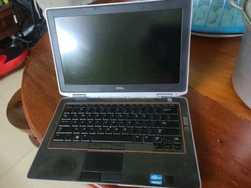 ប្រើរដ្ឋបាលហើយកាត់តវីដេអូបាន