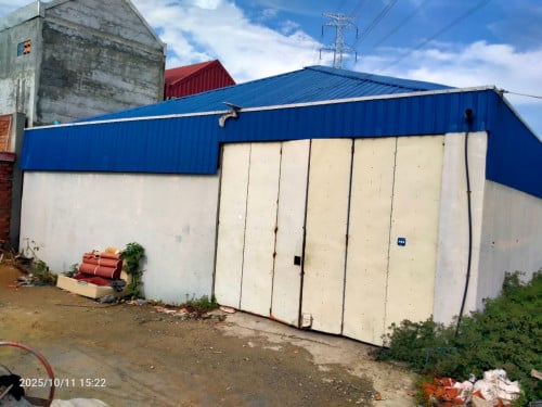 ឃ្លាំងលក់បន្ទាន់