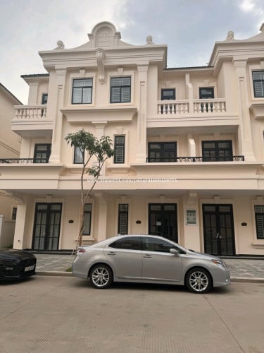 ផ្ទះថ្មី សំណង់រួចរាល់ 100% (ទិញភ្លាមចូលនៅបានភ្លាម)