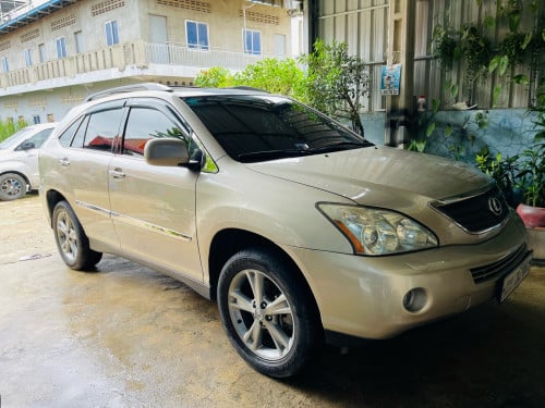 ត្រូវការលក់ឡានផ្ទាល់ខ្លួន400h 06