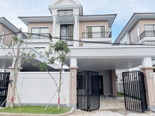 វីឡាភ្លោះBសម្រាប់លក់ | Twin B Villa For Sale (Borey Penghout The Star Meragadern)