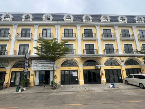 ផ្ទះលក់បន្ទាន់ (NK)