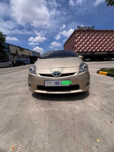ឡានជិះផ្ទាល់TOYOTA Prius optiono4សឡាម្ចាស់ដើមទីមួយលក់តំលៃ15500$ចរចា