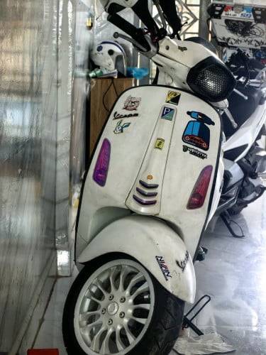 លក់​vespa sprint 125cc 2015 មានពន្ធត្រឹមត្រូវ ស្ទើរទឹកថ្នាំ ចងដូរមួយ MSX Grom​ រឺ​super Cub 1380$