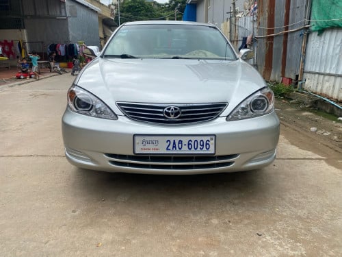Camry XLE 02