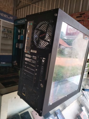 Desktop i7 7700Ram 8G DDR 4PSU 500W 16pin SSD 128G9x$ស្នើកញ្ចក់ Case ក្រៅពីហ្នឹងល្អ