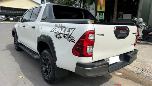 Hilux rally 2021 full option