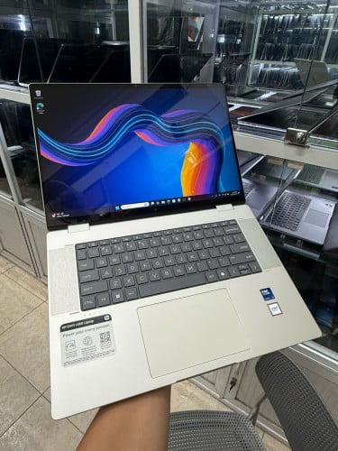 HP Envy X360 16 2025 (99%) Ultra 5