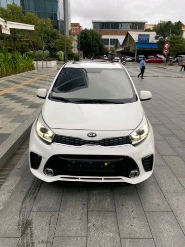 Kia morning ឆ្នាំ 2017 full option GT line បើកដំបូល