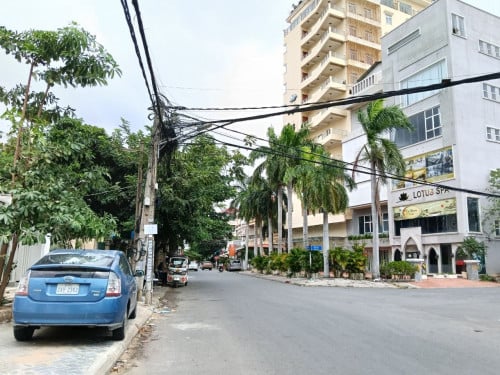 Land with house for lease Toul Kork_ 1200m2