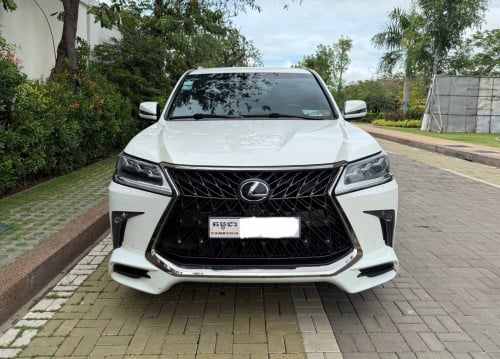 Lexus LX450D 2019 black edition