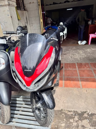 Pcx 2018 មានកាត់