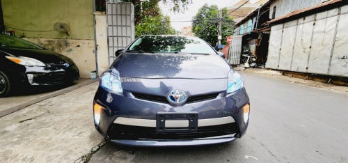 Prius  012 option 3  ផ្លាកអ៊ី 18900 ចរចា