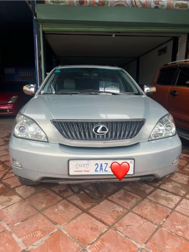 Rx 330 ផ្សែងបារី  ឆ្នាំ2004 ឡានស្អាត ប៉ុង 2 តំលៃ 18800ចចារ
