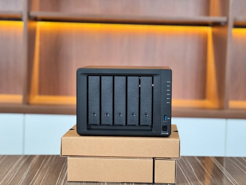 Synology DiskStation DS1525+ 5Bays NAS(Up to 15Bays), RAM 8GB(Up to 32GB),Built-in M.2 Drive 2Slots