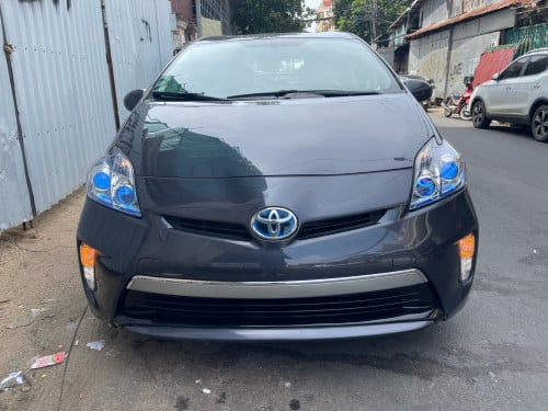 TOYOTA Prius plug-in​ 012 (សាកភ្លេីងបាន​)​ ពណ៌ប្រផេះ​ សន្លឹក​ពន្ធ​ថ្មី​