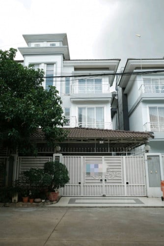 Villa for Rent at Borey New world Marko Sen Sok