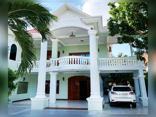 វីឡាលក់បន្ទាន់នៅក្បែរសាលាឥន្រ្ទទេវី ទួលគោក