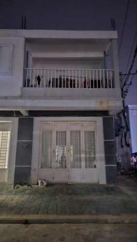 ផ្ទះកែងជួល ធំទួលាយ នៅទួលពង្រ ជិតសាលាប៊ែលធី