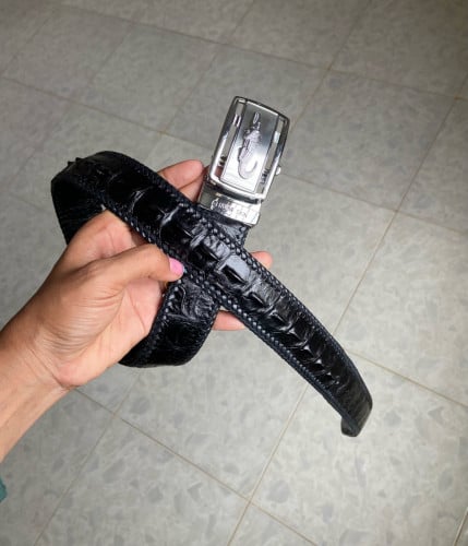 ស្បែកខ្នងក្រពលពណ៍ខ្មៅ