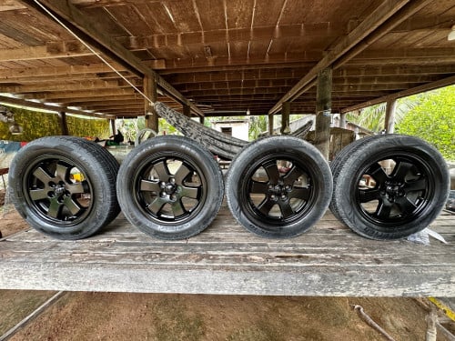 យ៉ាន់​សុីន​ នៅ​ស្អាត​ៗ