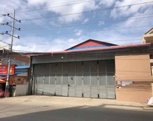 ឃ្លាំងជួល ស្ទឹងមានជ័យ