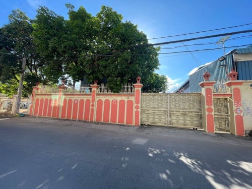 ឃ្លាំងជួល ក្នុងក្រុង