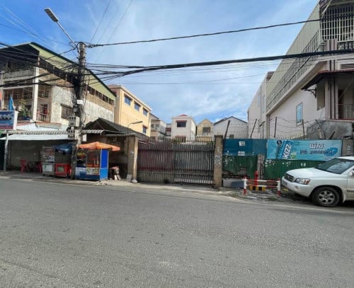 ដីលក់ឬជួល