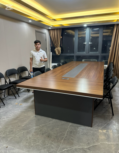 តុប្រជុំ (会议桌)