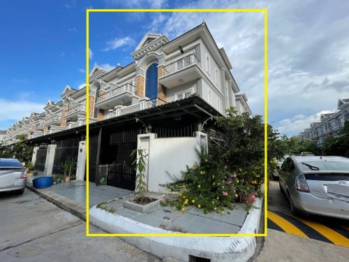 វីឡា Gold កែងសម្ភារៈពេញ សម្រាប់ជួលនៅបុរី វិមានភ្នំពេញ 598