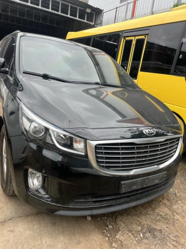 ម៉ាក Kia Carnival