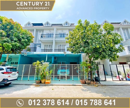 វីឡាកូនកាត់ (LM) ក្នុងបុរី ភ្នំពេញថ្មី 598 ផ្លូវឯកឧត្តមជាសុផារ៉ា ត្រូវការលក់បន្ទាន់ខ្លាំង