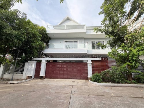 វីឡាទោលសំរាប់ជួល ក្នុងបុរីឧទ្យាទន្លេបាសាក់ | Single Villa for rent in Borey Basac Gaden City