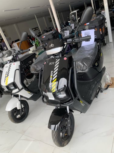 សួស្ដីបងប្អូនទាំងអស់គ្នា ម៉ូតូអគ្គីសនីម៉ូឌែល Zebra M01