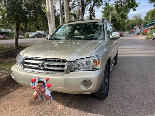 Highlander 01 pong 1 ឡានស្អាត តម្លៃល្អ