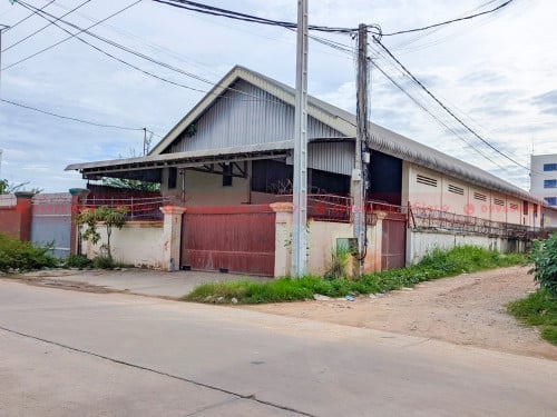 400 Sqm Warehouse For Lease Along A Business Road In Sen Sok Area