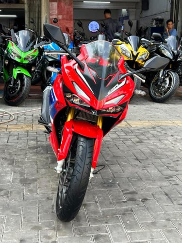 Honda cbr 150 2021 99%