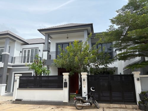 ផ្ទះថ្មីជួល New House for Rent