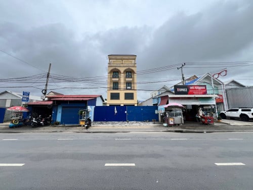 House For Sale- Chroy Chongvar