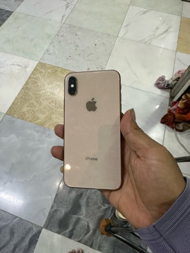 iPhone xs 64g 109$ សានុំសុីន