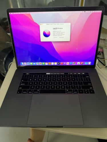 MacBook Pro 15inch core i7 Ran 16G 512G 98%