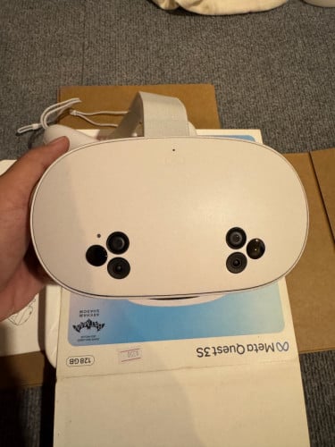 VR Meta Quest 3s 128 GB Free Docking Station / Hub