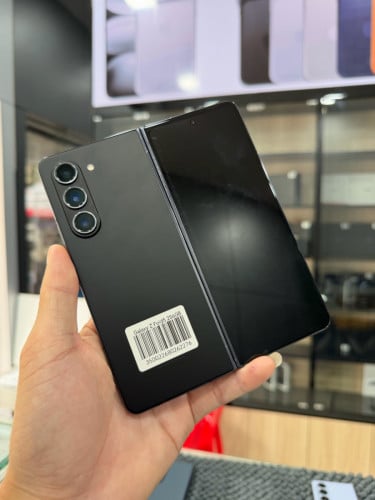 Samsung ZFold5 95% 499$