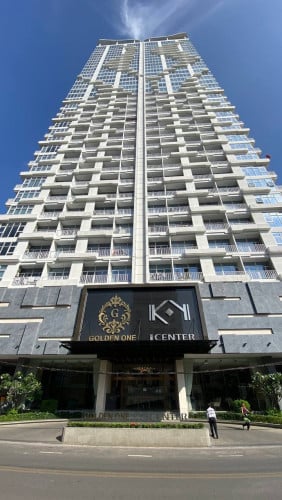 Spacious fully furnished one-bedroom condo for sale in BKK3