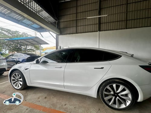 TESLA MODEL 3 ( ម៉ូទ័រ 2 ) Auto parking