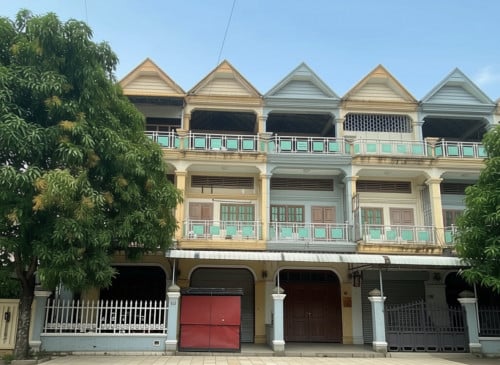 ទូរកាហ្វេលក់ឡៃលុង ​(ខ្នាត២មែត្រ)