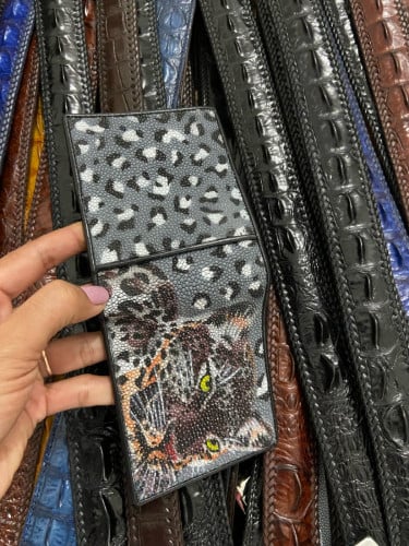 កាបូបស្បែកត្រីបបែល ឡាយរូបខ្លា