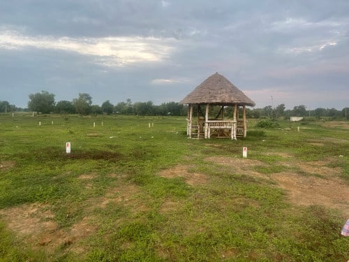 លក់ដីខាងឯកភ្នំ